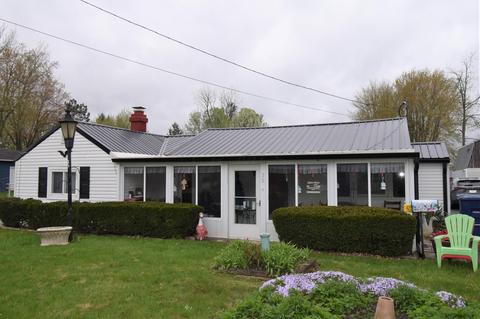 35 Moore St, Delaware, OH 43015