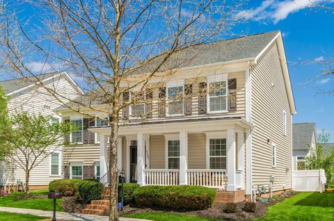 5102 Blackstone Edge Dr, New Albany, OH 43054