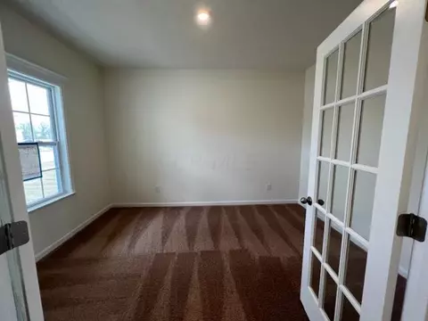 466 Wagon Ave, Pataskala, OH 43062