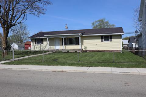 120 N Main St, New Holland, OH 43145