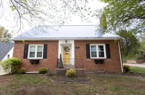 321 E A St, Wellston, OH 45692