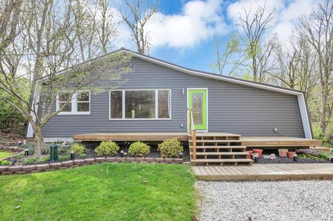 8370 Stickle Rd, Saint Louisville, OH 43071