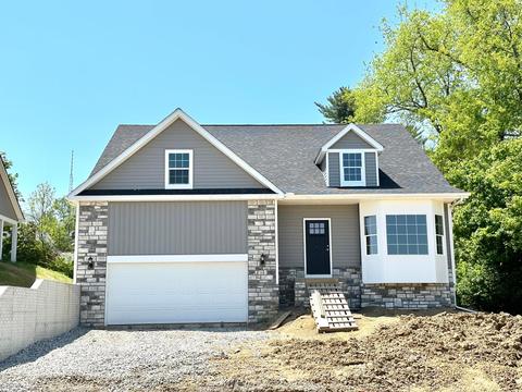 759 Francis Dr, Heath, OH 43056