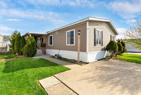 6 Winter Pine Dr, Delaware, OH 43015