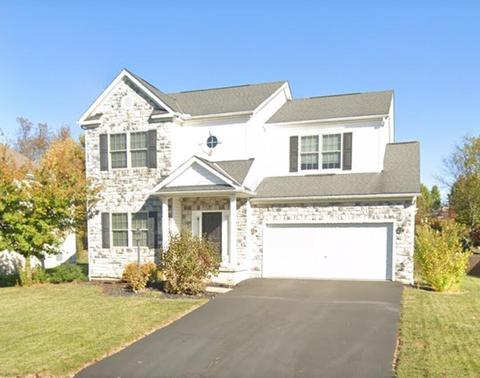 210 Longleaf St, Pickerington, OH 43147