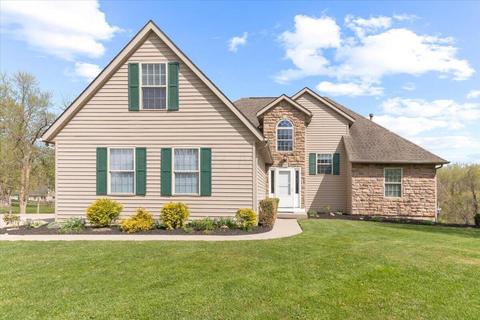 597 Hillgail Cir SW, Pataskala, OH 43062
