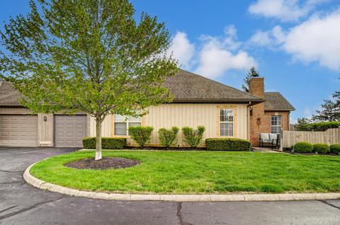 2466 Hooverside Ln, Grove City, OH 43123