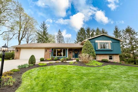 221 Shady Lane Dr, Bellefontaine, OH 43311