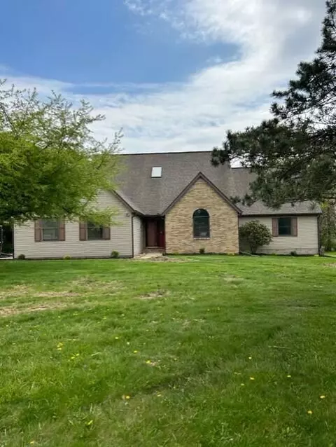345 Needles Dr SW, Pataskala, OH 43062