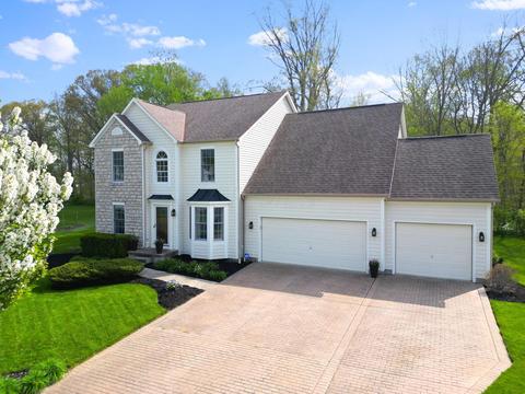 7446 Loy Rush Ct, Canal Winchester, OH 43110