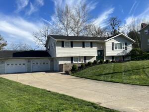 2900 Thorn Dr, Zanesville, OH 43701