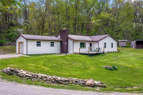 3021 Montgomery Rd NE, Newark, OH 43055