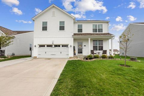 194 Chestnut Commons Dr, Commercial Point, OH 43116