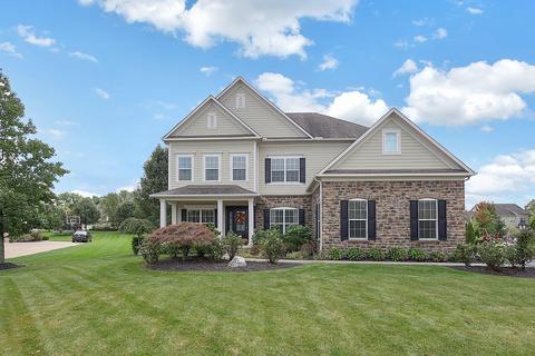 4165 Brinsworth Dr, Dublin, OH 43016