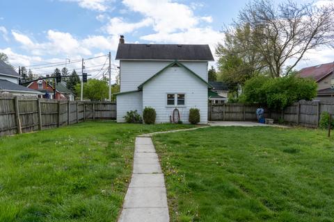 241 E William St, Delaware, OH 43015 photo 2
