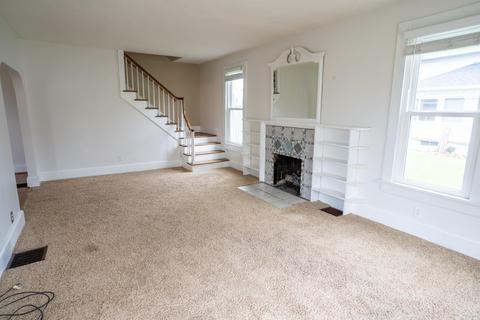 241 E William St, Delaware, OH 43015 photo 12