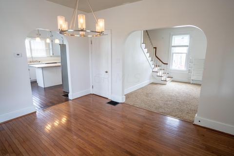 241 E William St, Delaware, OH 43015 photo 11