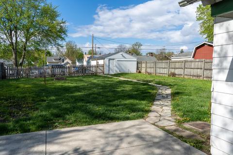 241 E William St, Delaware, OH 43015 photo 3