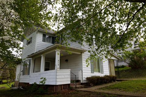 515 E 3rd St, Wellston, OH 45692 photo 2