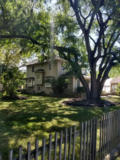 194 W Center St, London, OH 43140