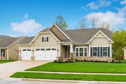 2028 Pine Hills Dr, Pataskala, OH 43062