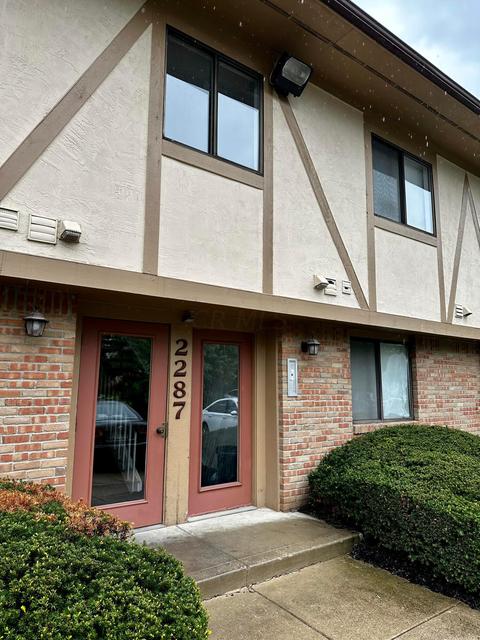 2287 Hedgerow Rd #2287C, Columbus, OH 43220