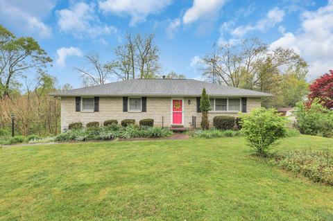 2051 Dunzweiler Dr, Zanesville, OH 43701