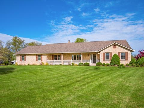 6510 Rolling Hills Ln E, Grove City, OH 43123