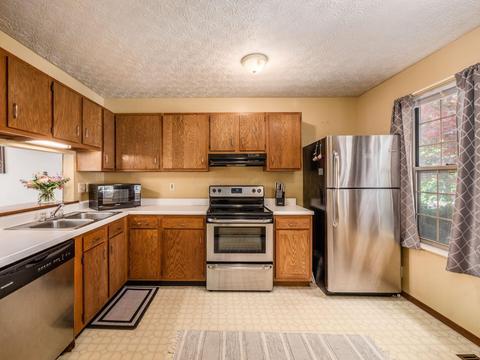 6737 Gormsley Dr, Reynoldsburg, OH 43068