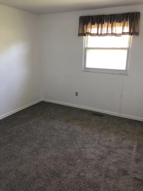 105 Logan Elm Blvd, Circleville, OH 43113 photo 14