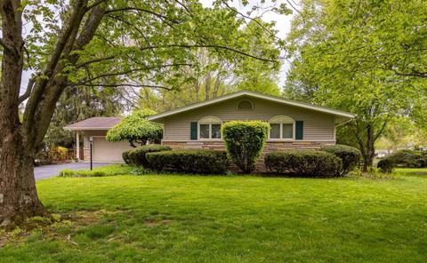 1109 Royal Ct NE, Lancaster, OH 43130