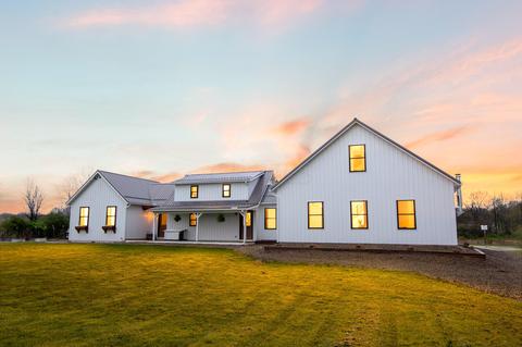 5982 Esto Rd, Howard, OH 43028