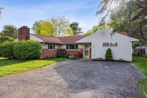 247 Hamilton Rd, Gahanna, OH 43230