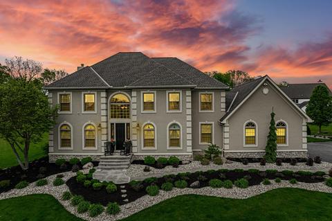 5547 Riverside Dr, Delaware, OH 43015