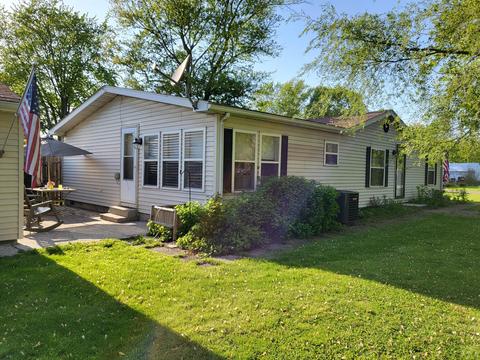 13 W Taylor St, Ashley, OH 43003