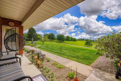 14 Robin Hill Ln, Jackson, OH 45640 photo 3
