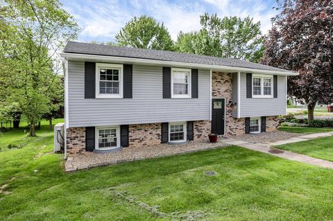50 Washington St, Centerburg, OH 43011