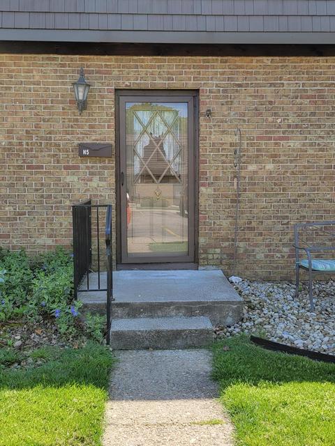 625 Country Club Dr #H5, Newark, OH 43055