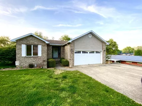 13 Hilltop Dr, Jackson, OH 45640
