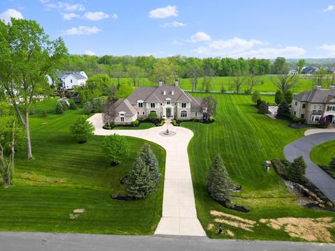 1840 Woodland Hall Dr, Delaware, OH 43015