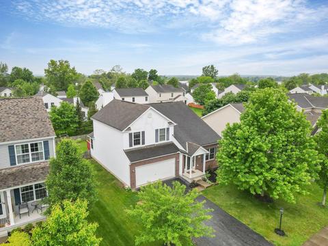 1204 Deansway Dr, Pataskala, OH 43062