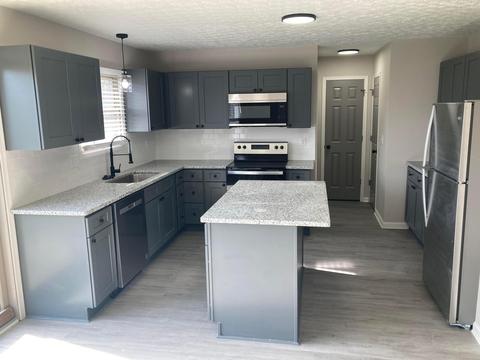 257 Kestrel Dr, Blacklick, OH 43004