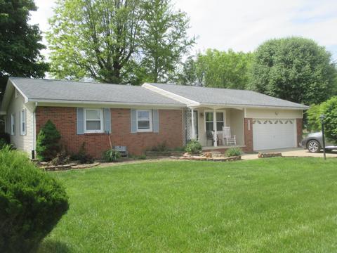 1427 Meadow Dr, Washington Court House, OH 43160