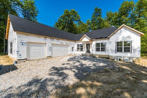 200 Challedon Cir SW, Pataskala, OH 43062