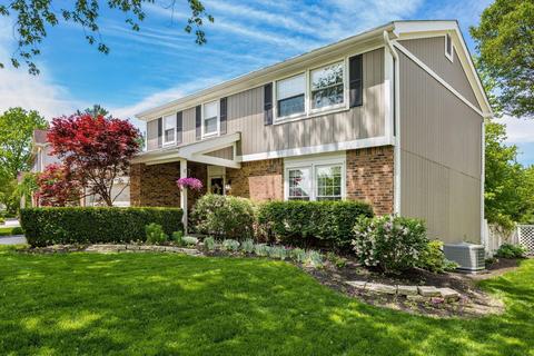 6298 Valley Stream Dr, Dublin, OH 43017
