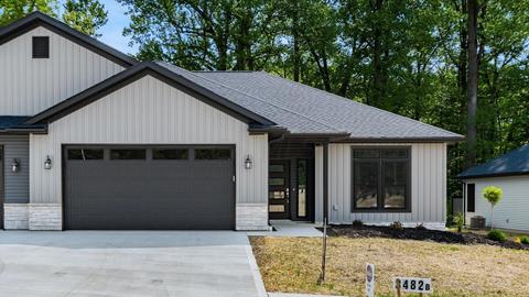 3480 Jamestown Dr, Zanesville, OH 43701