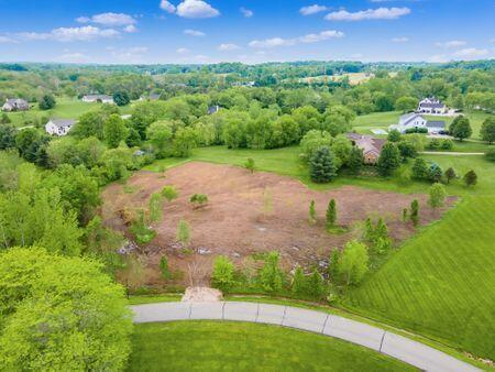 158 Waters Edge Dr, Hebron, OH 43025