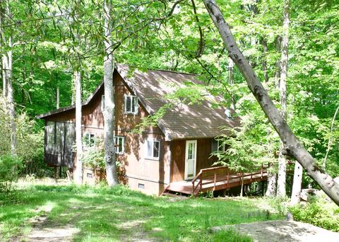 379 Osage Ln, Sugar Grove, OH 43155