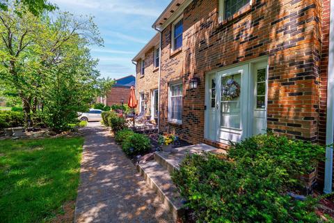 546 Clairbrook Ave #JD-13, Columbus, OH 43228
