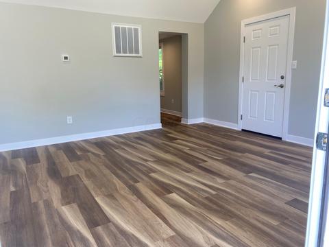 985 Charles St, Logan, OH 43138 photo 3